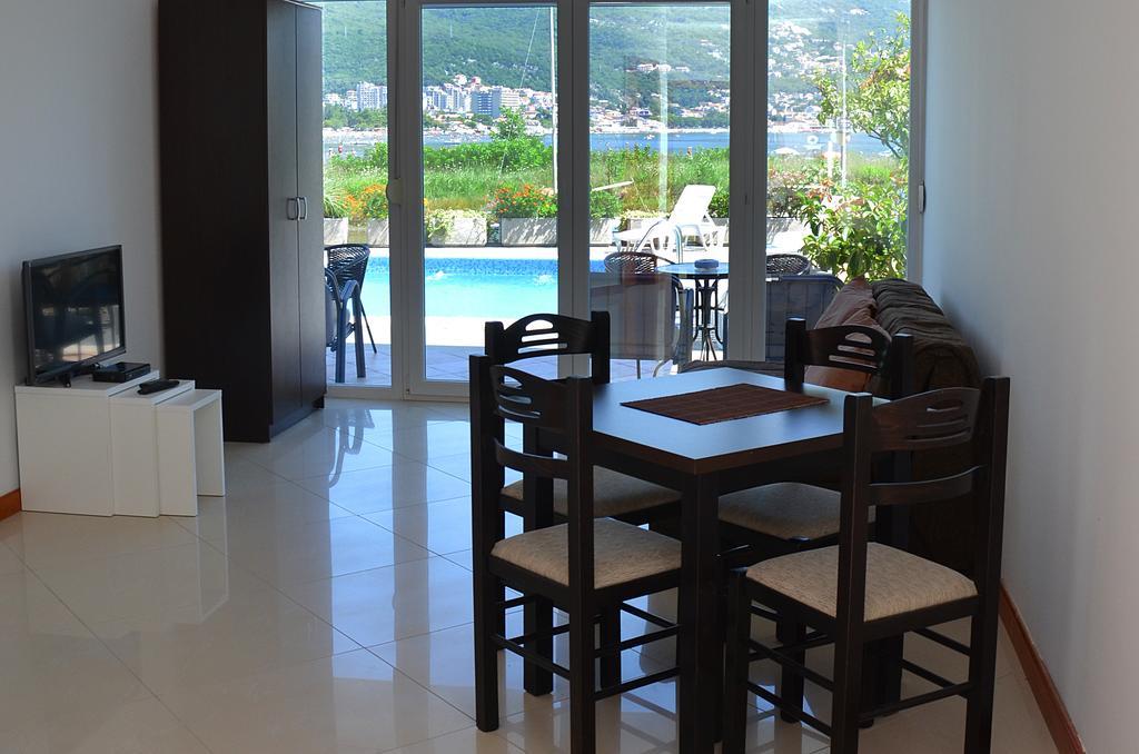 Apartments Riverside Herceg Novi Zimmer foto